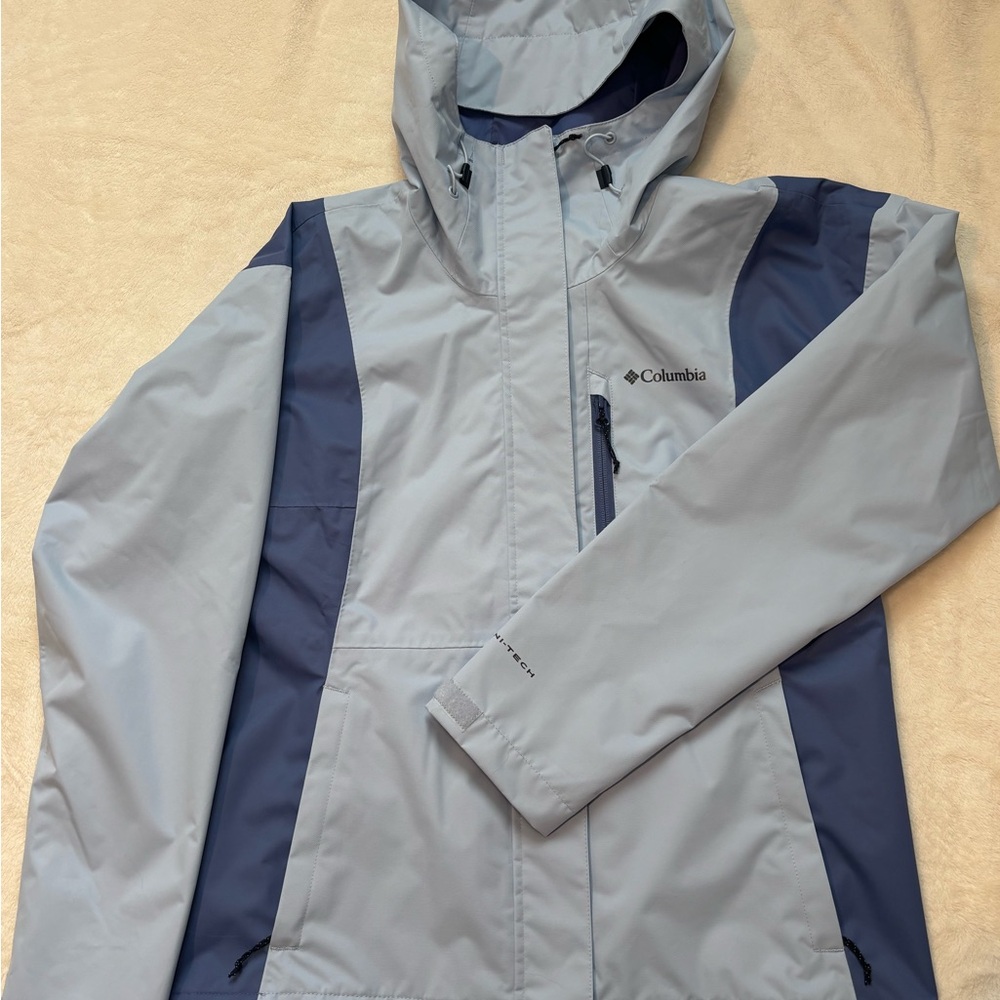 Columbia Women’s blue Rain/Wind Jacket